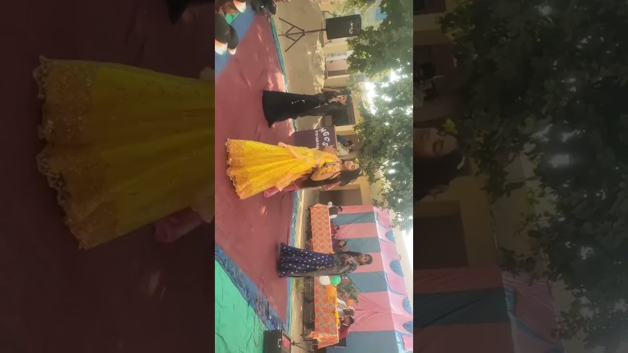 Mahare mathe ki Bindiya Chamke 