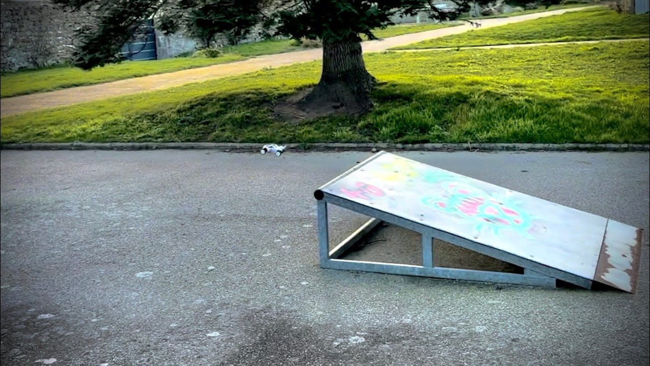 Losi Micro T piste en intérieur et skatepark