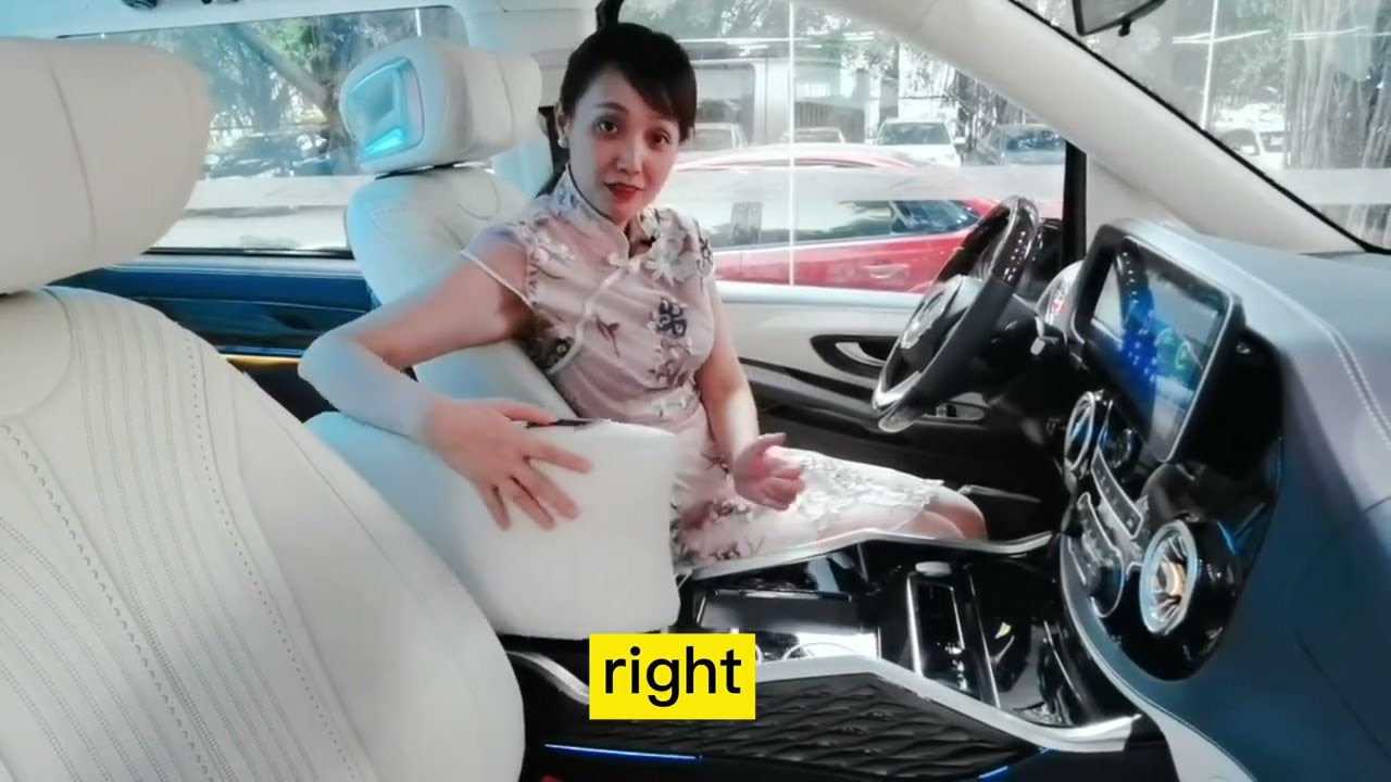 Commercial van, nanny car modified multifunctional armrest box refrigerator