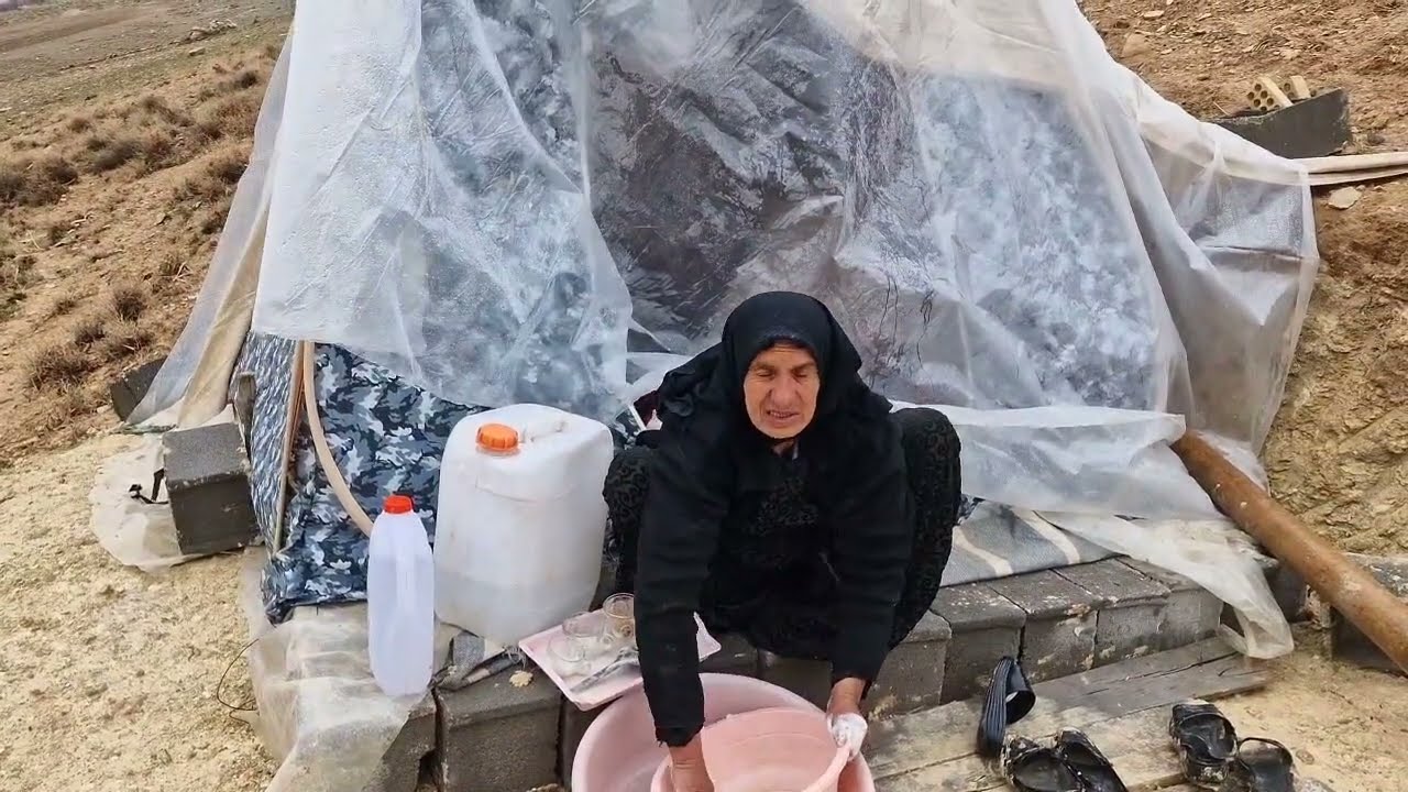 Cave owner's compassion for pregnant woman and her mother in heavy rain
