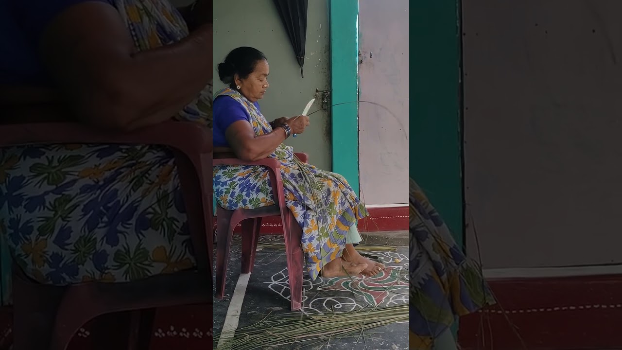 Kobbari Pullala Chipuru Making | village style Coconut Tree Leaf Broom🧹