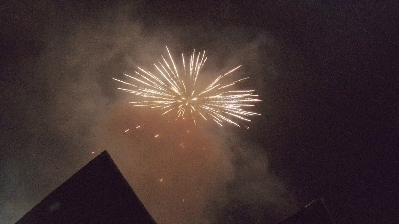 Salon Roger Fireworks | 1.2