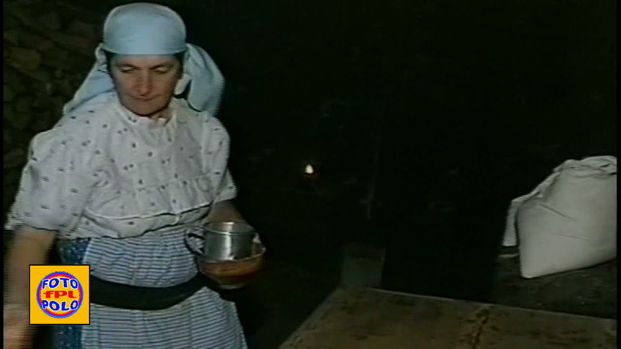 Cozer Pão de Milho à Moda Antiga (  Vídeo 2/5 )