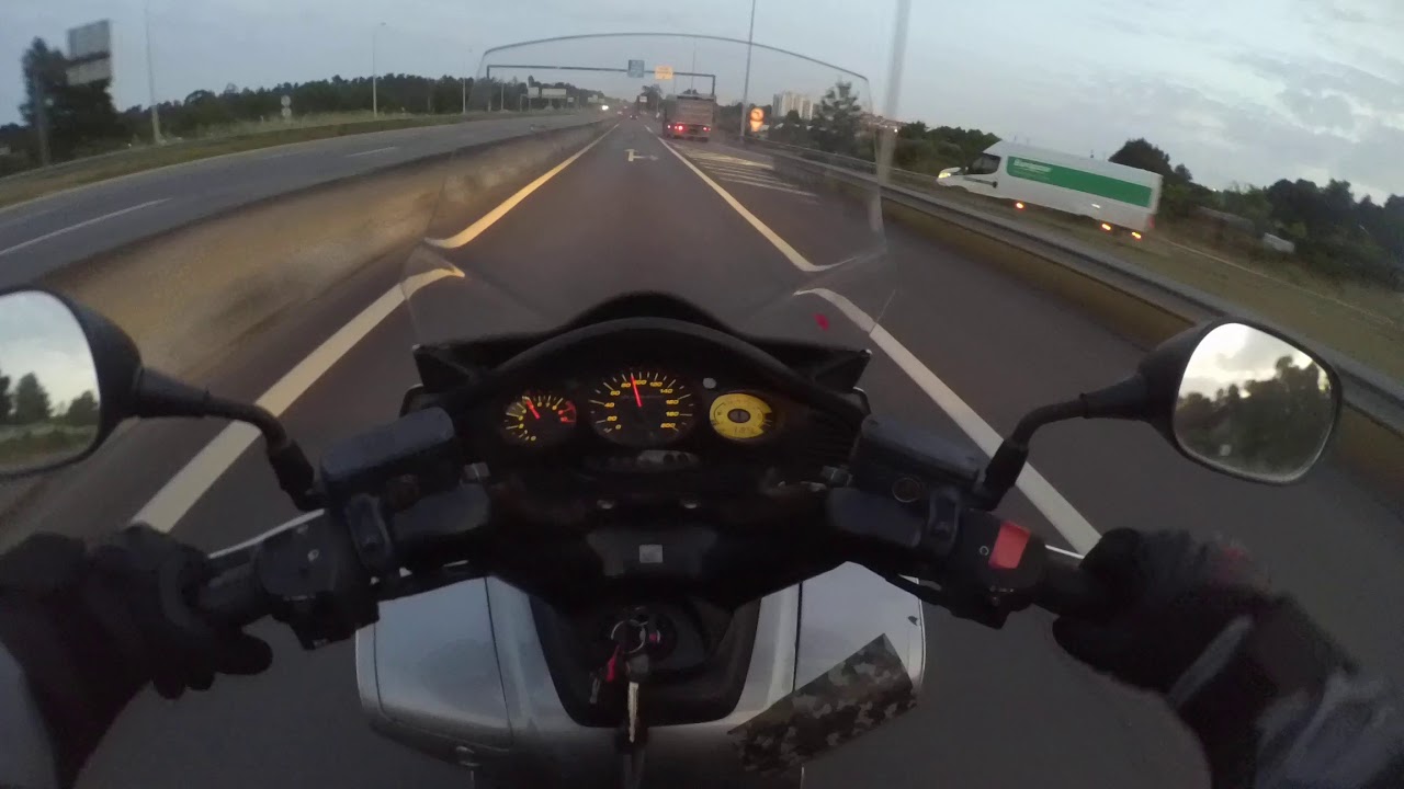Honda silverwing 600 2003 top speed.