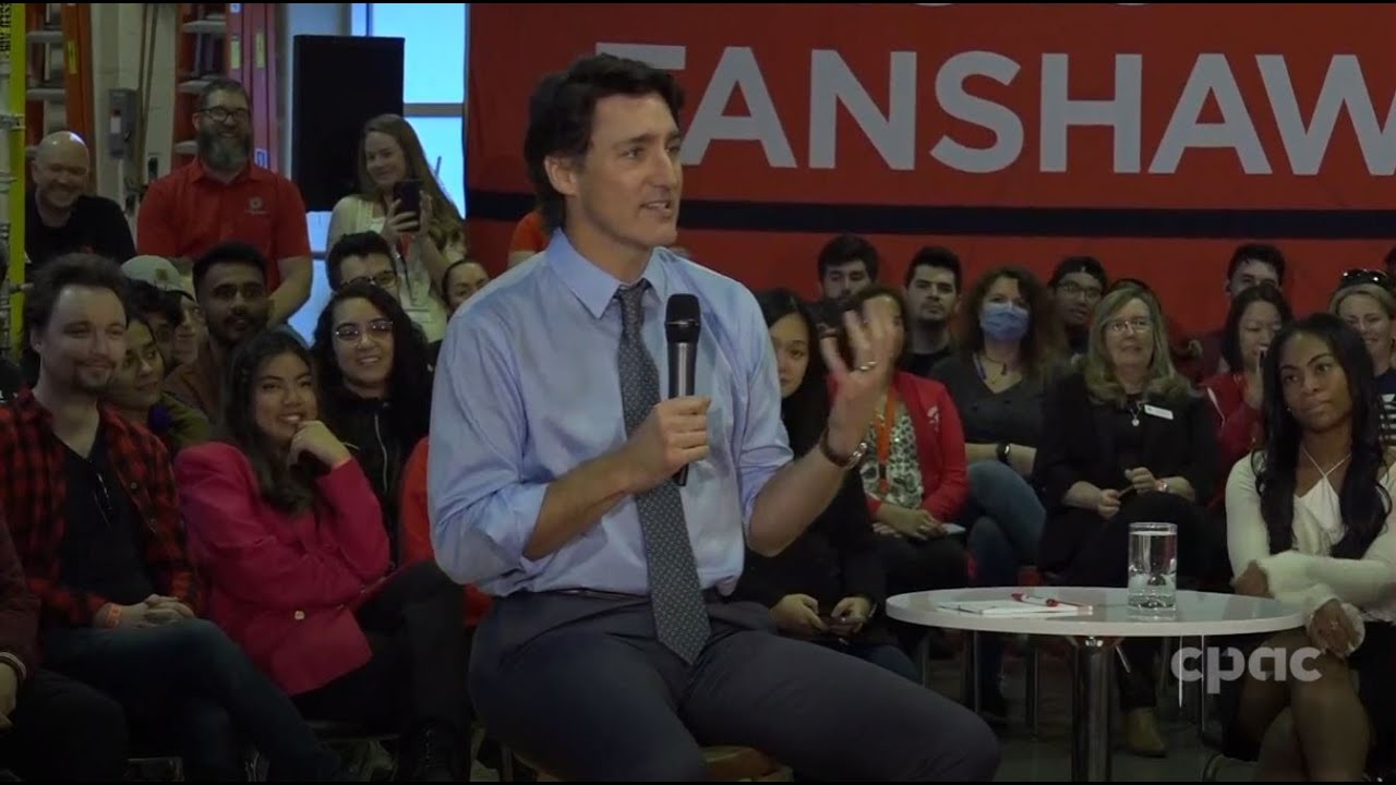 PM Trudeau holds town hall with students at Fanswhawe College in London, Ont. – April 21, 2023