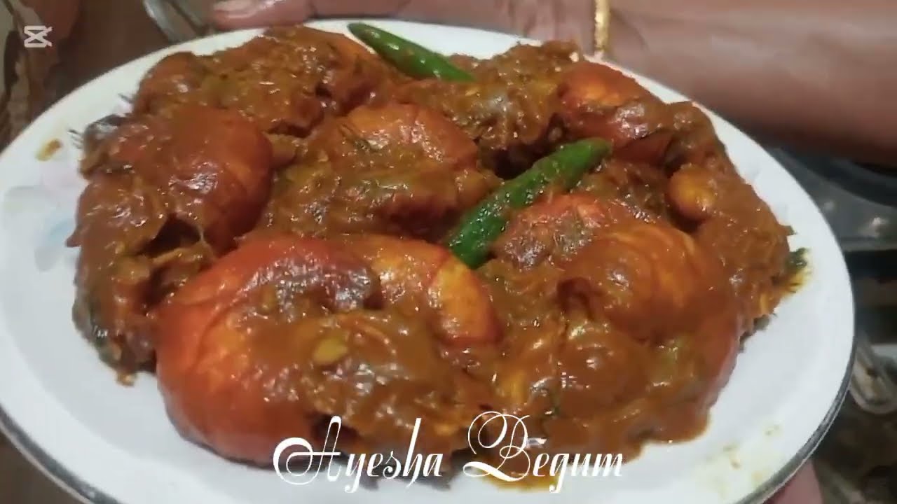 বেশি করে পেঁয়াজ কুচি দিয়ে চিংড়ি মাছ ভুনা করলাম। I roasted the shrimp with more chopped onions.