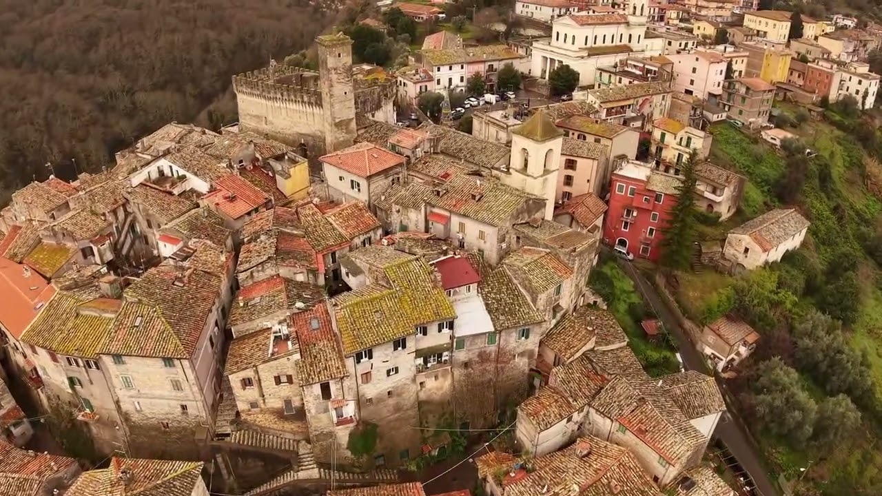 Un mix dei borghi che circondano Roma 