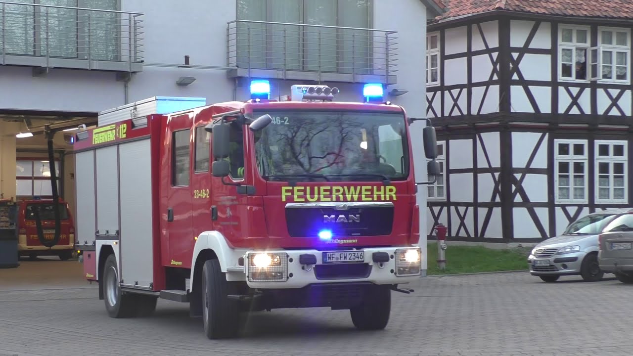 Ankommende FF‘ler+Ausrücken Feuerwehr Schladen