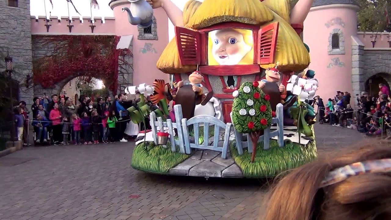 Disneyland Paris October 2015- Disney Magic on Parade
