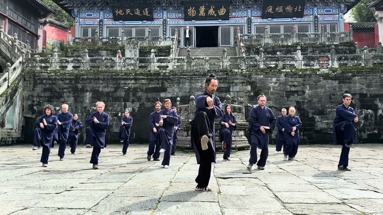 Wudang San Feng Pai Taijiquan 28 太极28式 at South Cliff Temple.