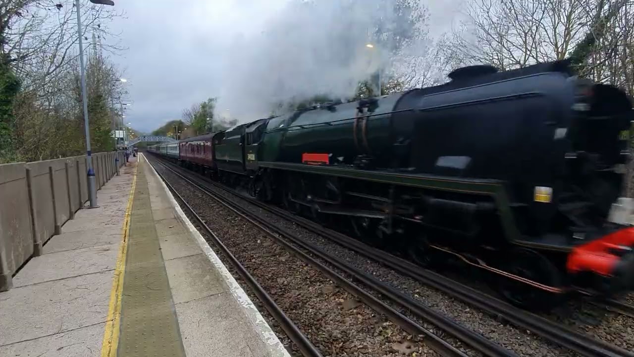 Class 34028 Eddystone and class 47812 working the 13.30 1Z82 service 