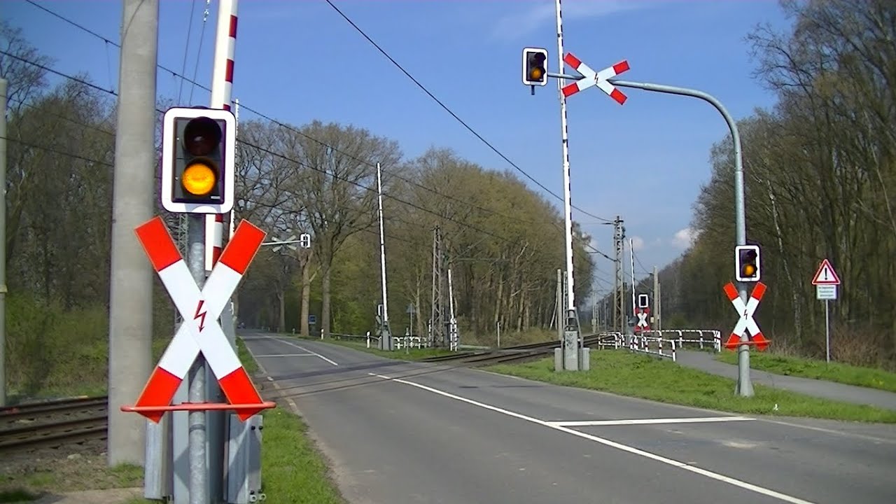 Spoorwegovergang Elten (D) // Railroad crossing // Bahnübergang