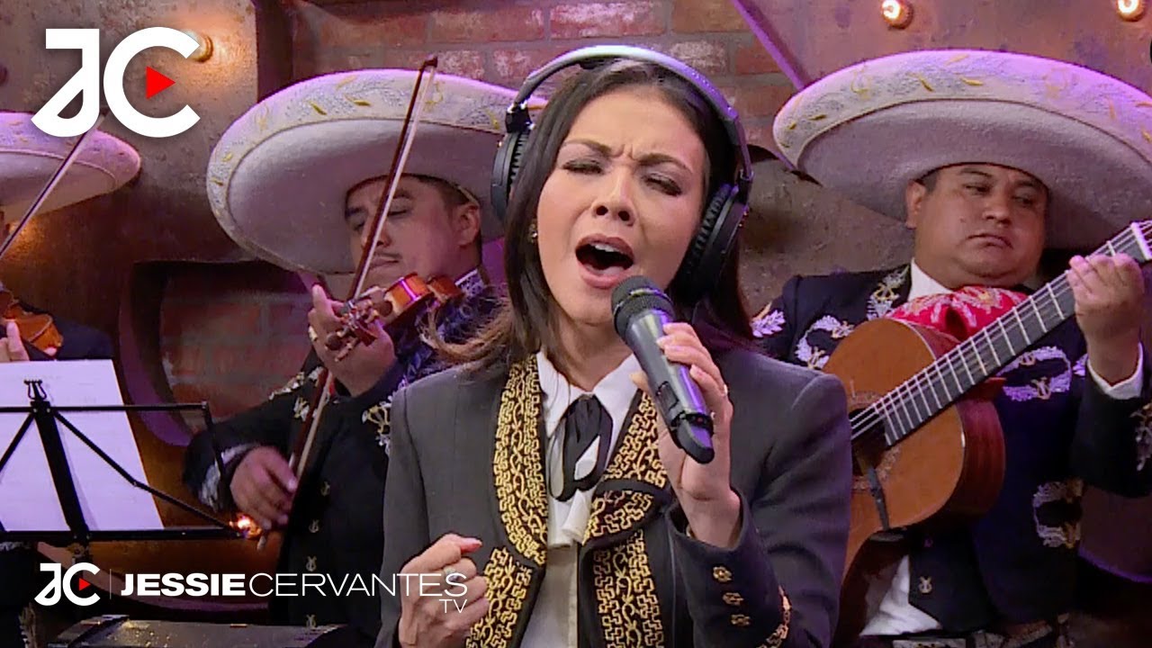 Lupita Infante: La nieta de Pedro Infante cantando con mariachi
