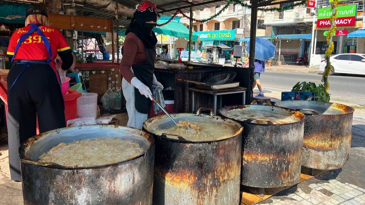 Sold Out 500 Kilos Fried Chicken Skin Per Day in 5 Hours In Giant Iron Pans | Thai Street Food