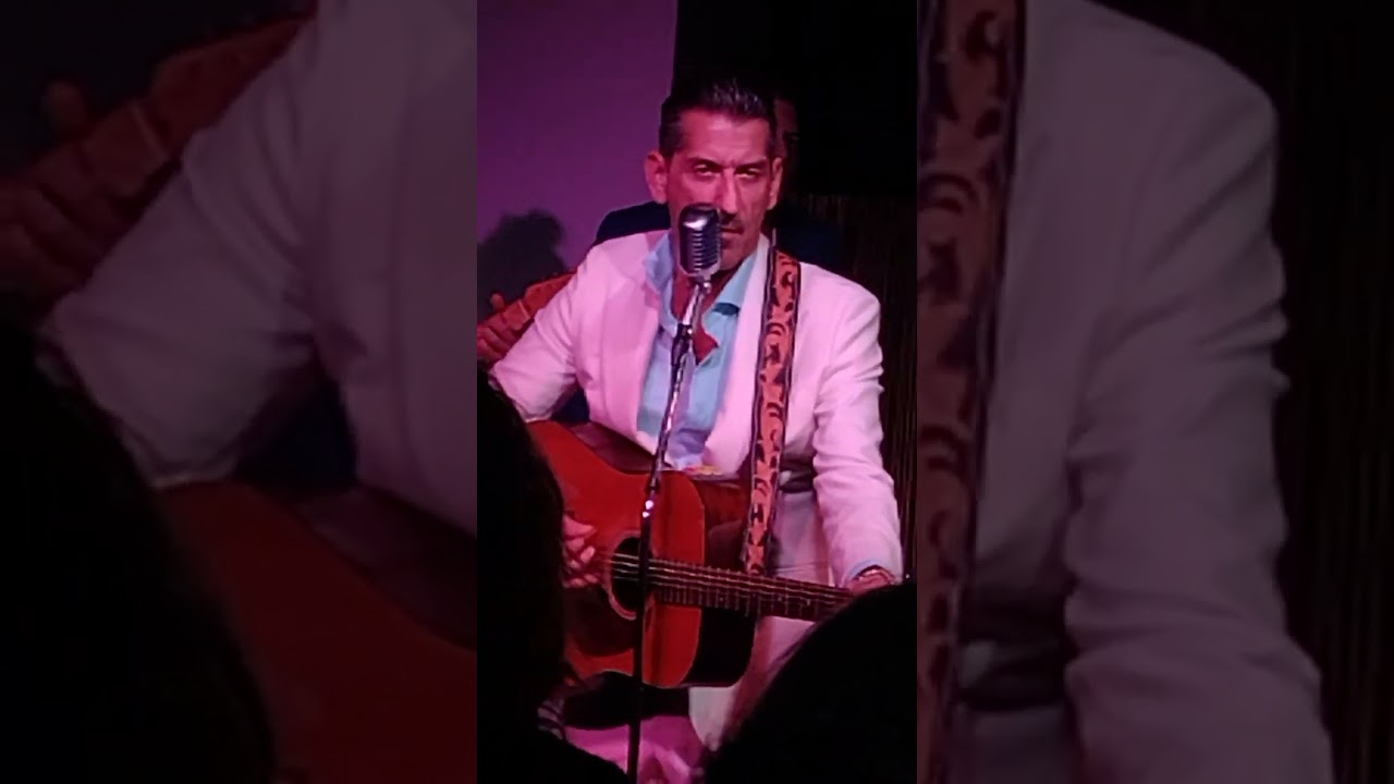 Danny Vera doet Johny Cash in de bar van het Oude Luxor Theater 15-02-26 Folsom Prison Blues  