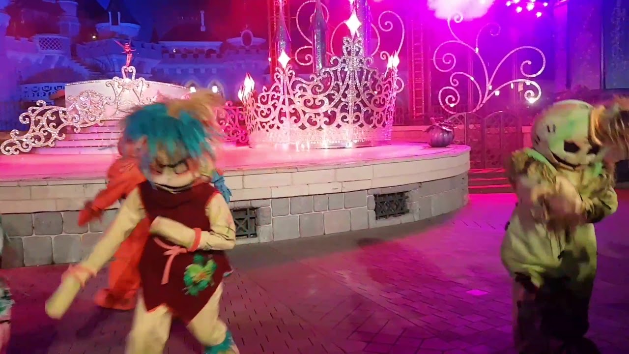 The Disney Vilains Halloween célébration Parade (soirée Halloween Disneyland Paris 31/10/2017)
