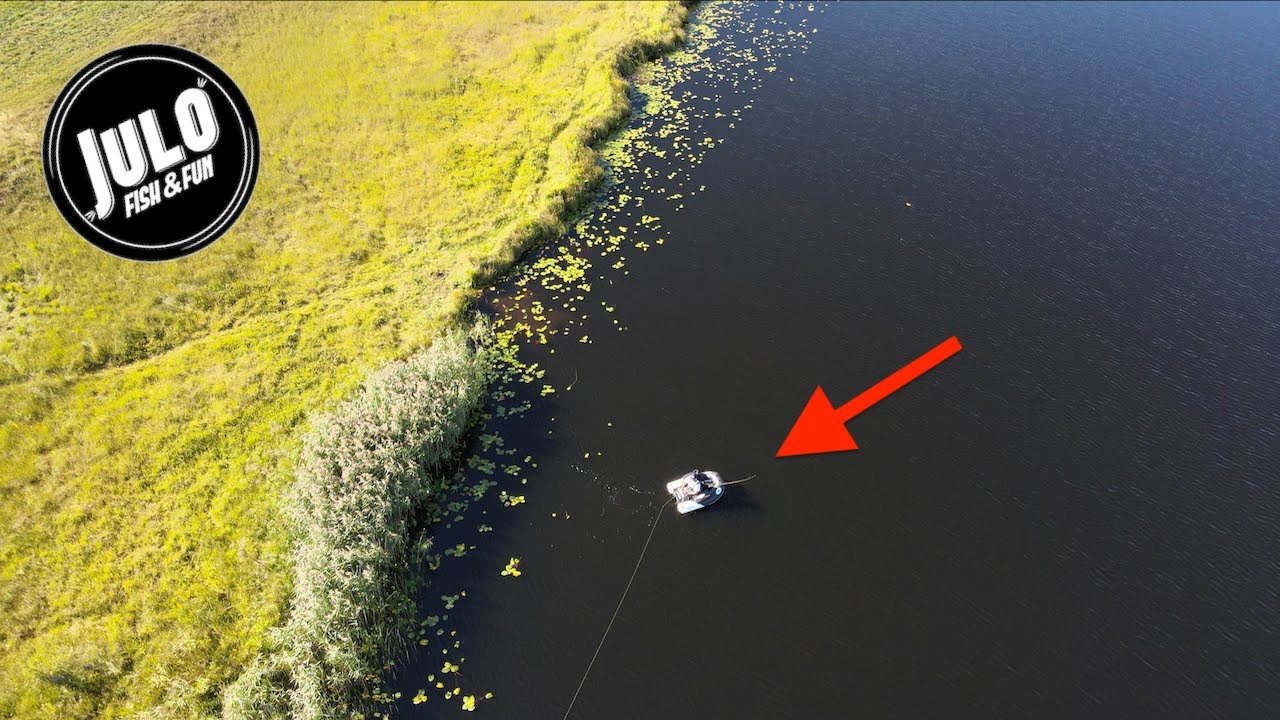 JE PÊCHE SUR UN LAC GLACIAIRE