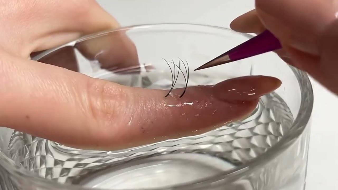 Când vine vorba de extensii de gene,ai nevoie de 1 adeziv care să țină pasul cu tine!Adeziv Advanced