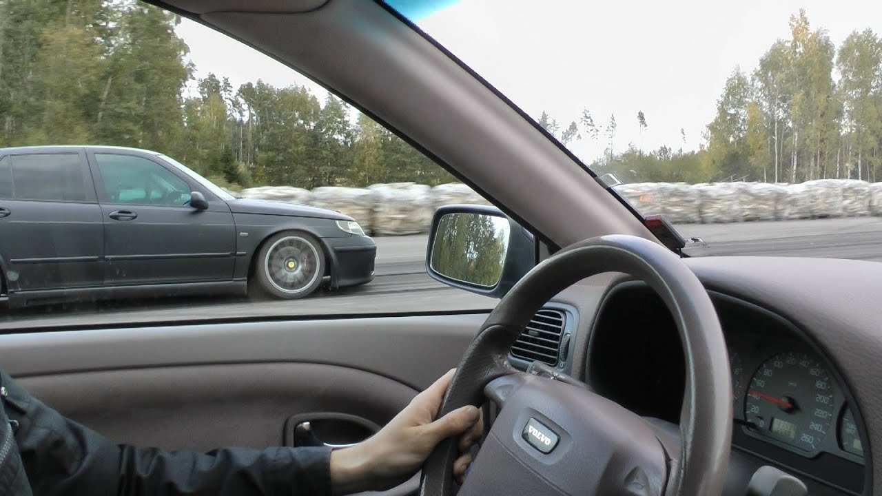 Volvo S40 420bhp Autotech vs Saab 9-5 700bhp Nordic Performance