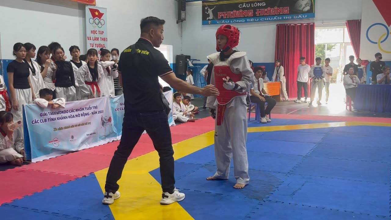 Hoài Thu-P.Hoà2 (Xanh) Vs Nhã Lam-P.Nguyễn (Đỏ).