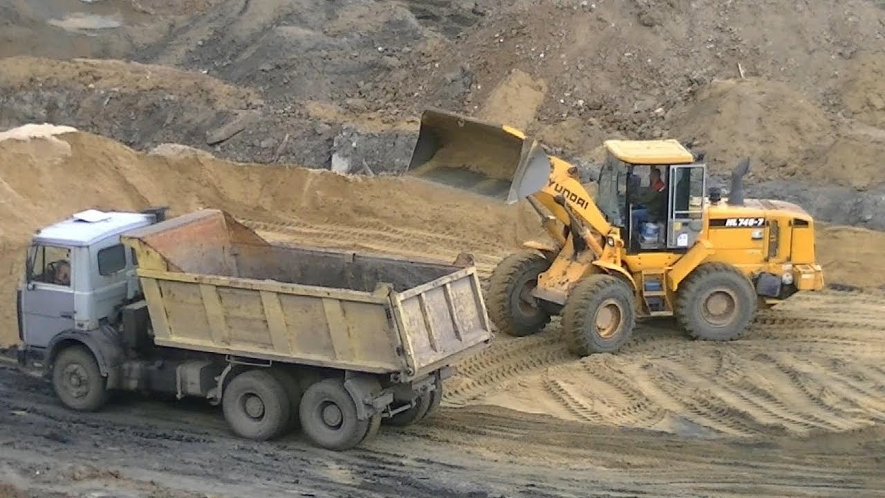 Hyundai HL740-7 loading Maz trucks