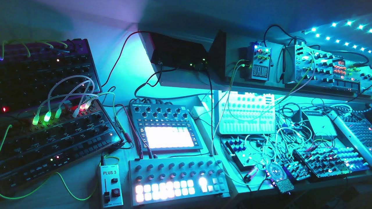 Trails into the unknown 11 - Luxx