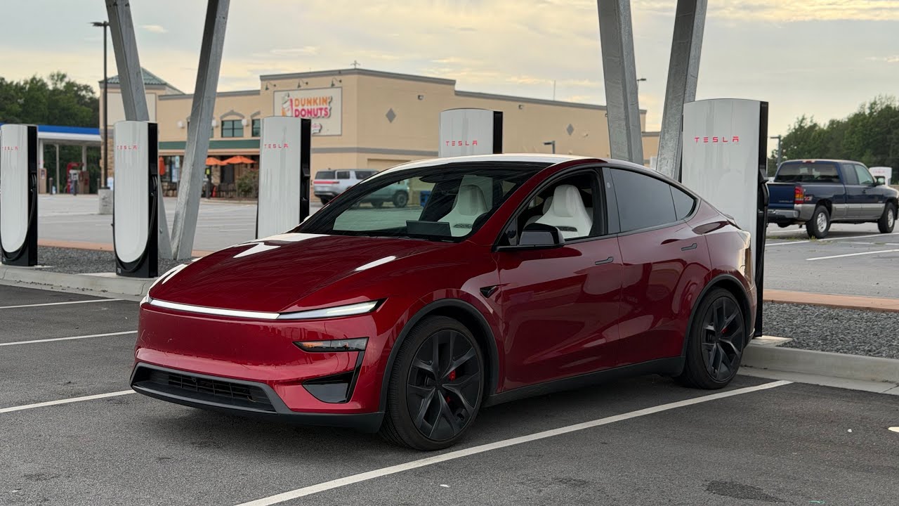 Tesla nadrabia słabe ładowanie szaloną wydajnością! Wyzwanie: podr&oacute;ż Teslą Model Y Performance z ...