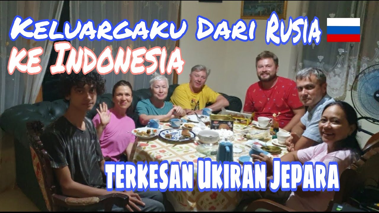 Keluarga Bule Rusia ke Indonesia  terkesan ukiran Jepara