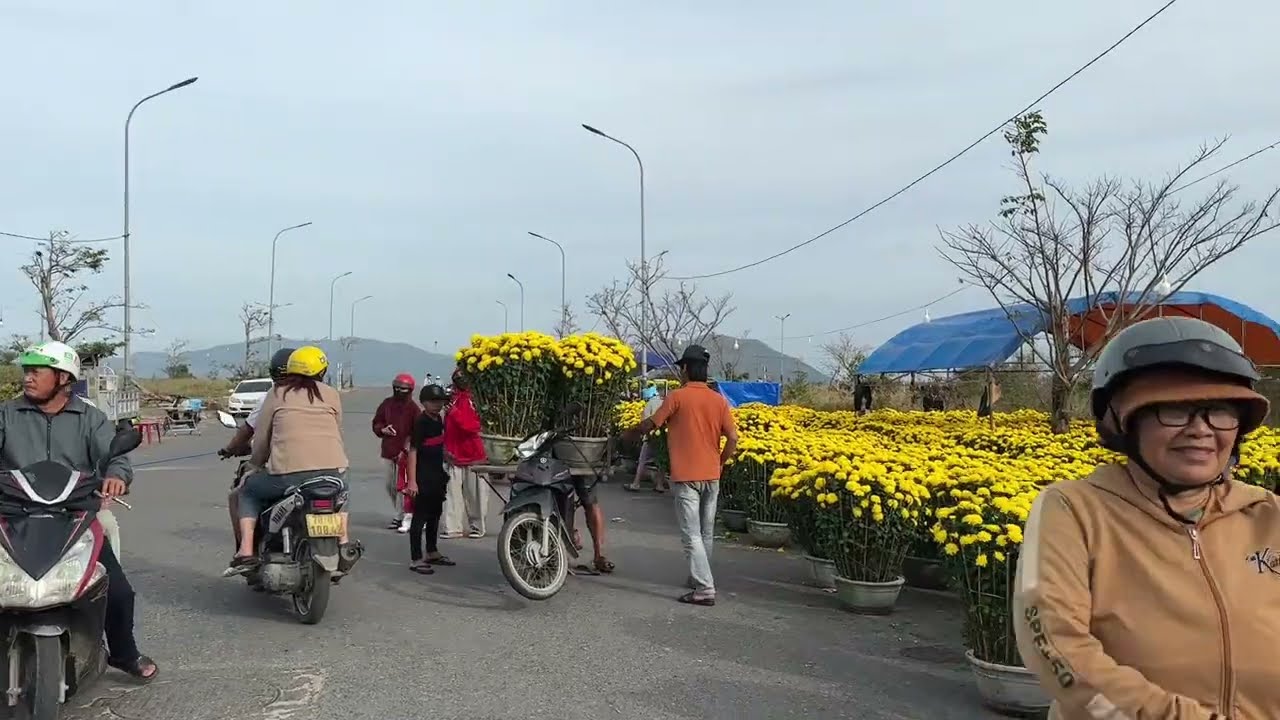 Chợ hoa phường Sông Cầu Đắk Lak 