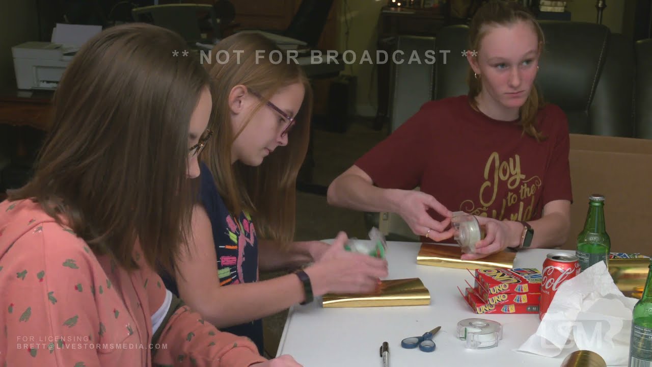 12-20-2021 Nicholasville, KY - Teens Wrap 250 Gifts for KY Tornado Victims