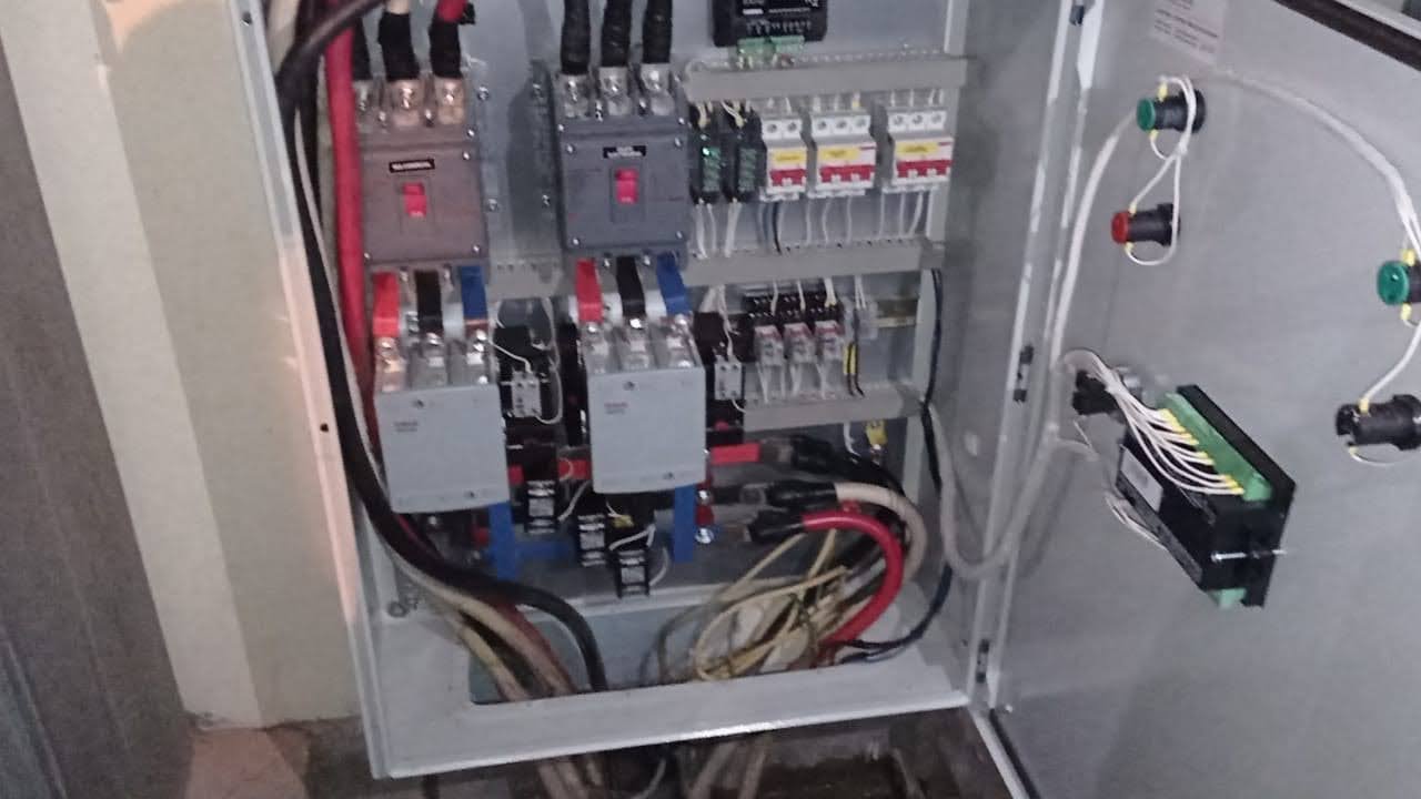 INSTALACIÓN DE TABLERO DE TRANSFERENCIA AUTOMÁTICA PANEL DIGITAL EMKO