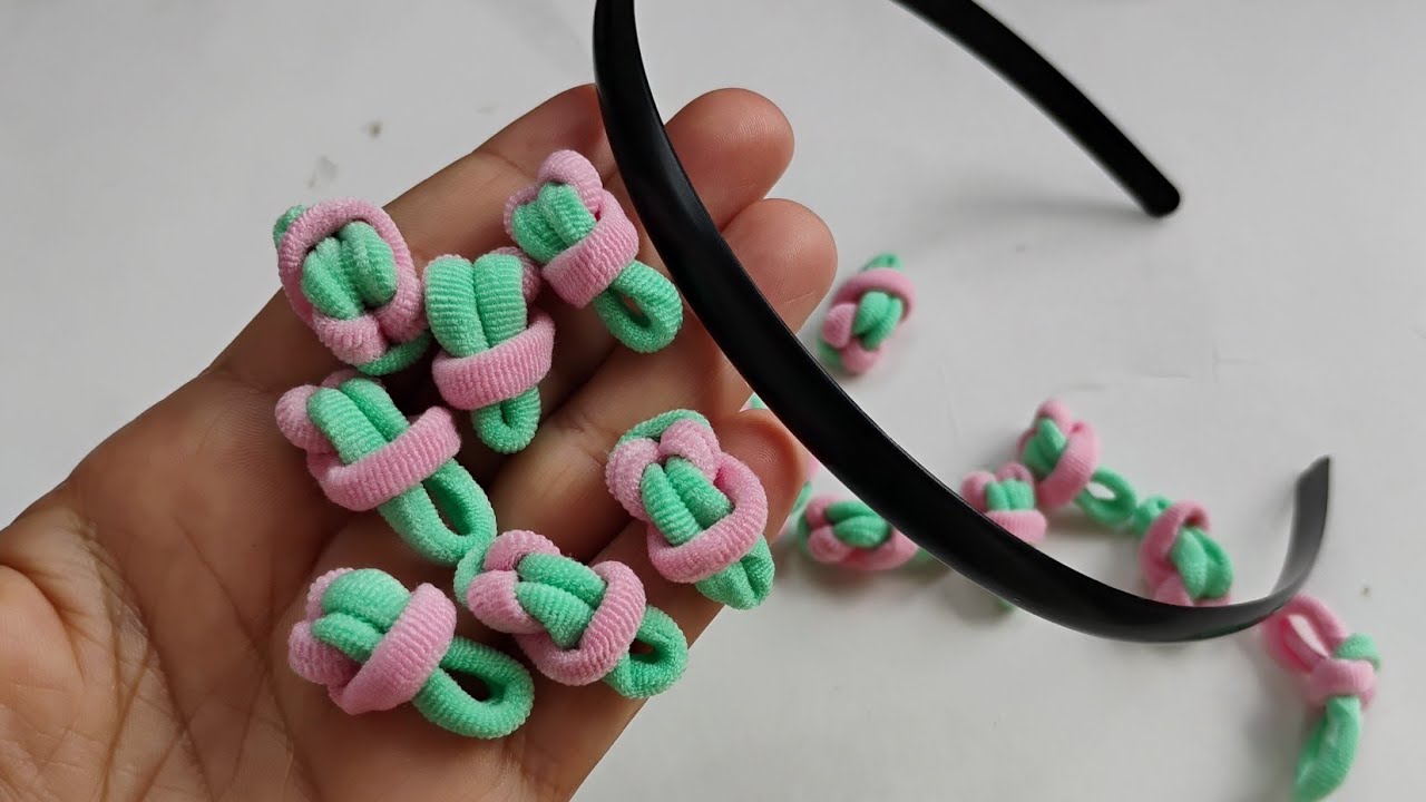 Mais um tiara de xuxinhas diferente super fácil de fazer.