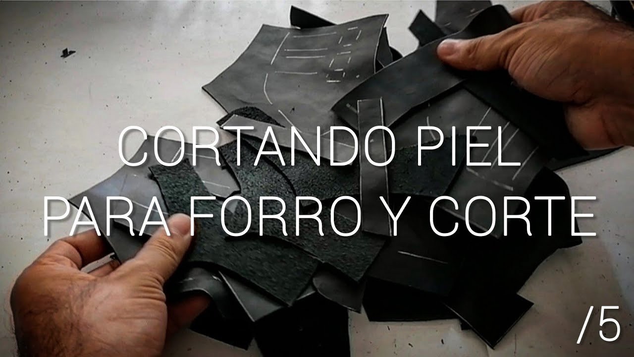 Cortando piel para forro y corte