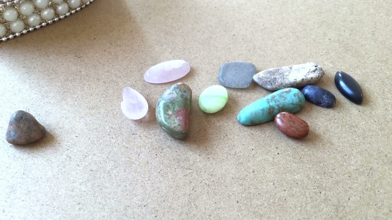 Leo November 2022 Monthly Gemstone Reading by Cognitive Universe