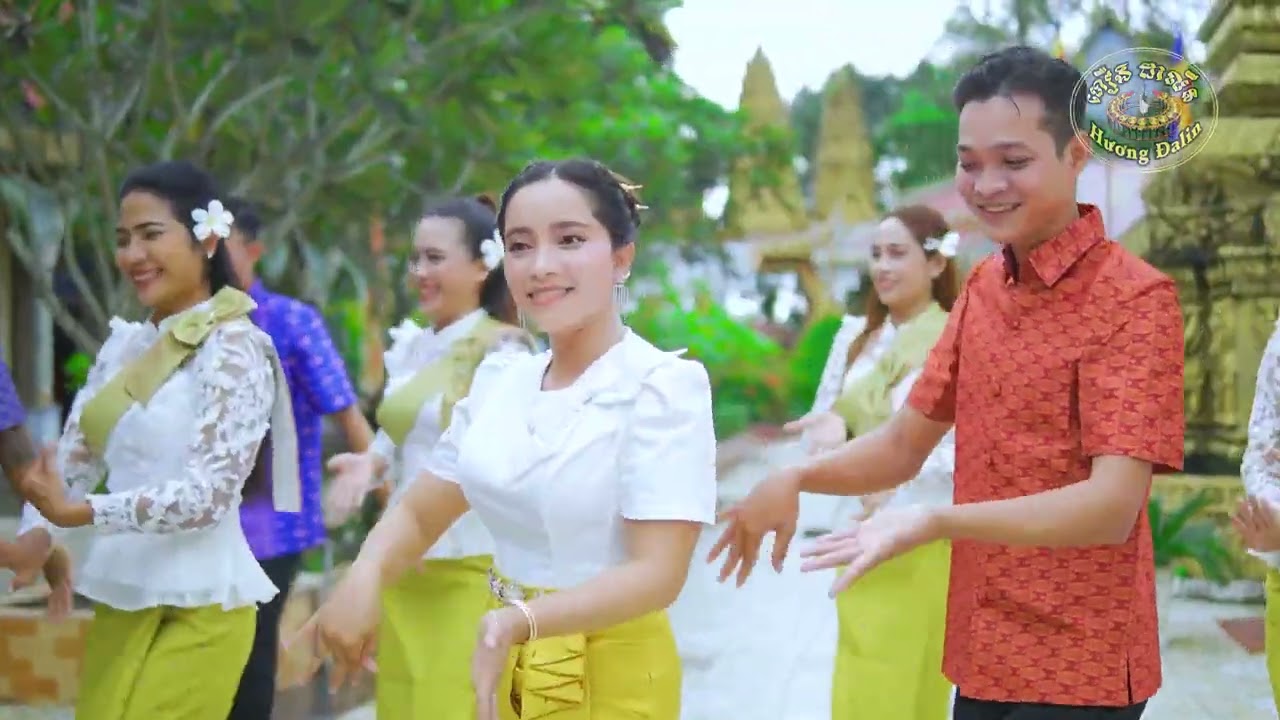 កុំភ្លេចព្រះរស់ Khuôm Phlech Prăs Rôos          ច្រៀងដោយ Nhựt Anh - Thu Thảo