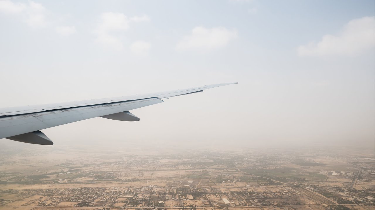 PIA B777-300ER PIA303 Landing at Karachi (with LiveATC)