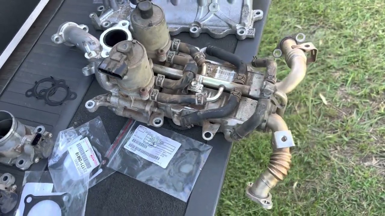 200 series Landcruiser valley clean.