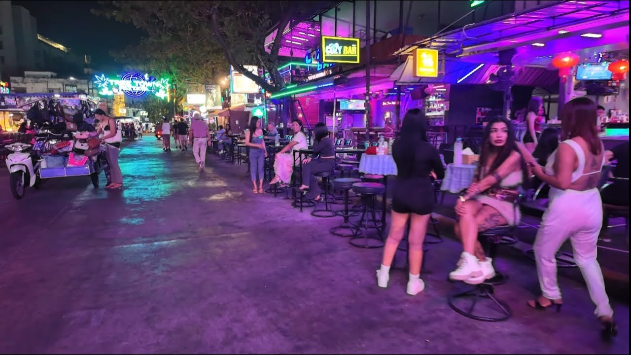 😉SURPRISES of Pattaya streets after dark !