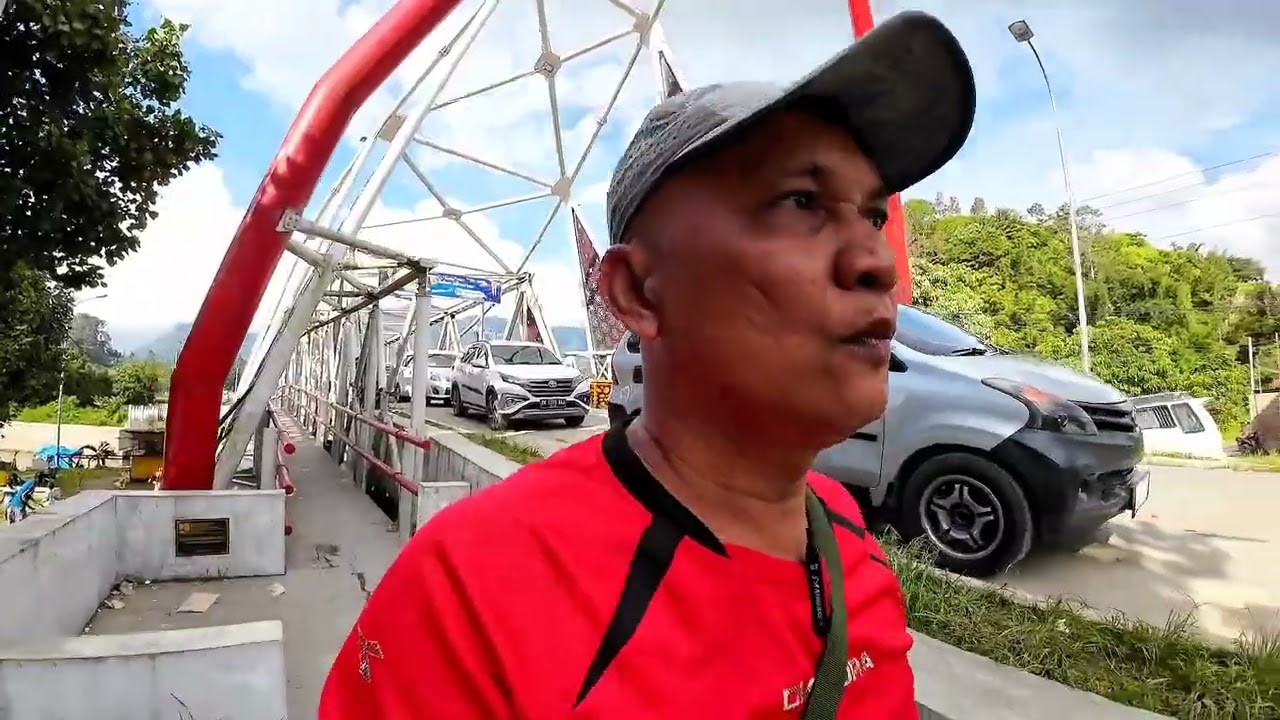 Ini adalah jembatan cantik di Ajibata dekat pelabuhan kapal ferry Danau Toba..