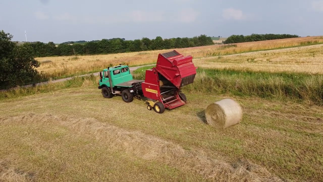 Unimog und MB Trac bei der Heuernte in der Eifel