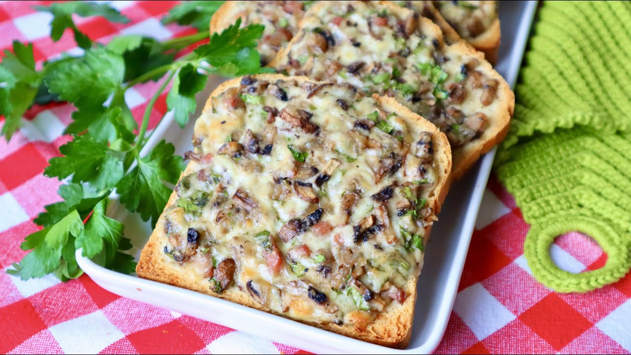 Champignon Toast überbacken mit Käse und Schmand