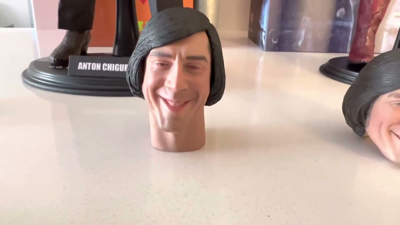 Anton Chigurh 1/6 unboxing & review Dark toys VS Star Toys