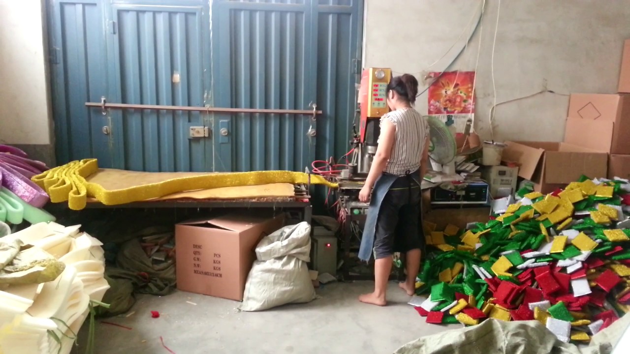 Utrasonic welding and cutting machine for sponge scourer pad