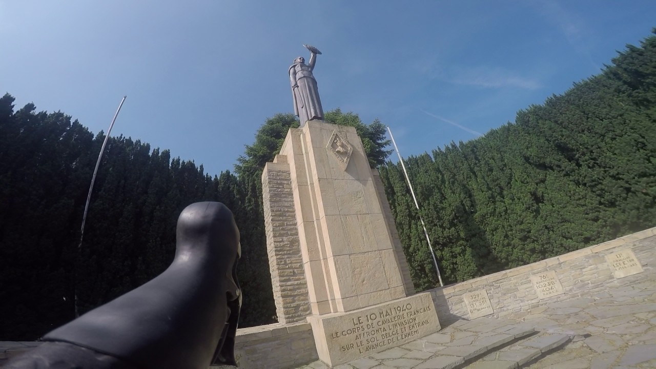 S 18 06 2017 2400 Joli monument &agrave; Jandrain Jandrenouille