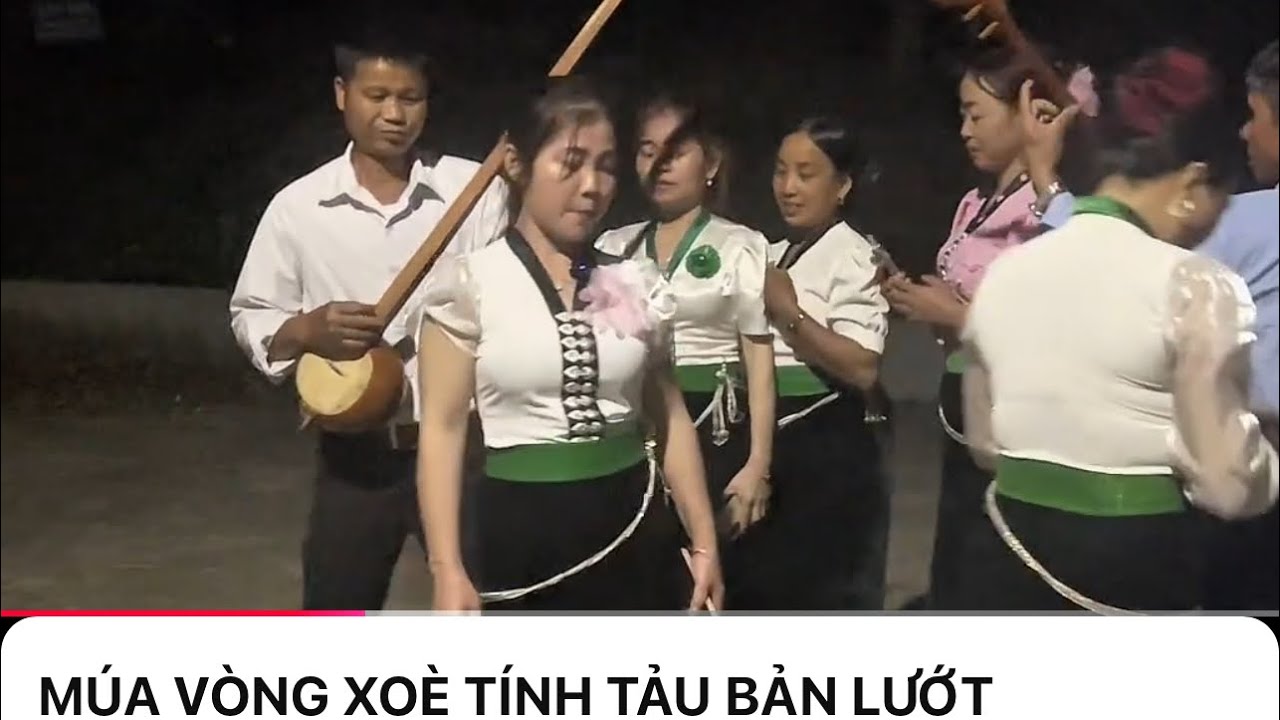MÚA VÒNG XOÈ TÍNH TẢU BẢN LƯỚT 