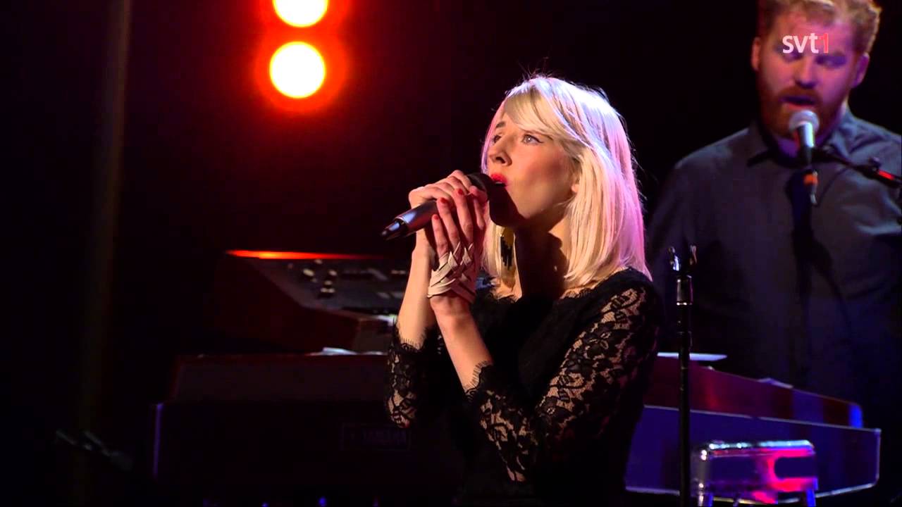 Veronica Maggio - Sergels Torg @Skavlan 2013-10-04 HQ HD