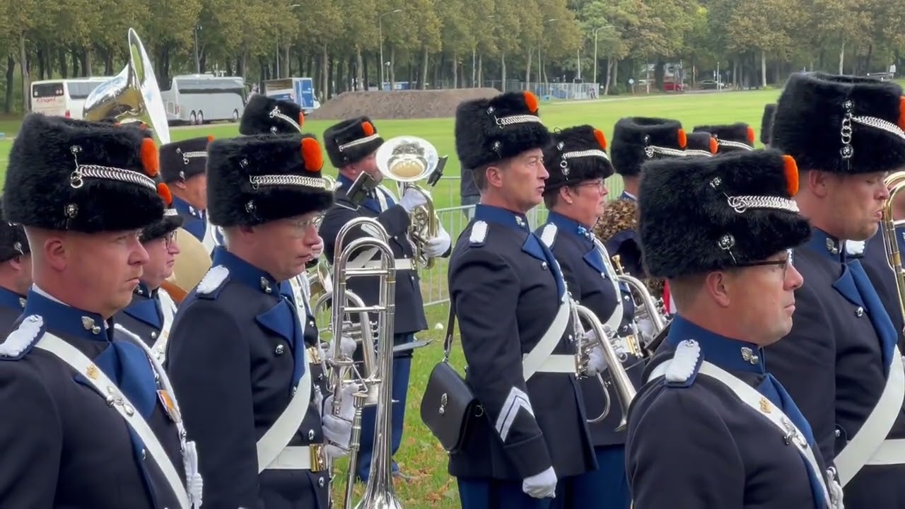 Orkest van de Koninklijke Marechaussee - Servus
