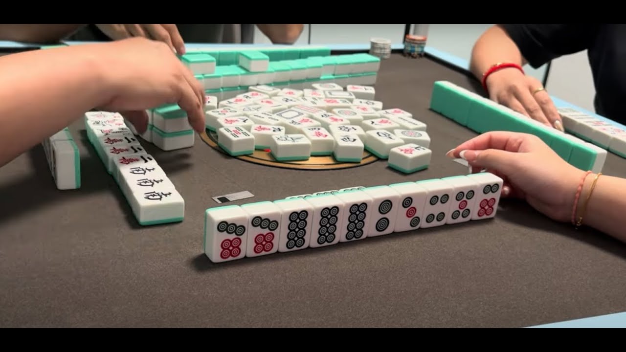 Singapore Mahjong 麻将 vlog5 - POV Pomelo Part1. Sorry for hand blocking