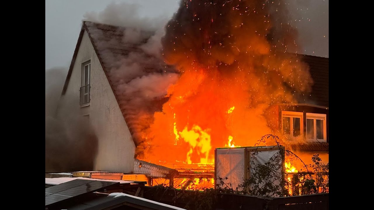 Taucha: Brand eines Reihenhauses im Gra&szlig;dorfer W&auml;ldchen