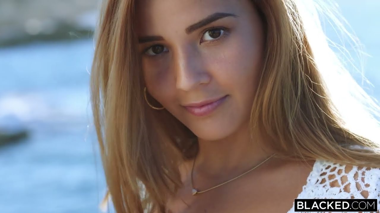 Agatha Vega Sun - Beautiful Girls #shorts